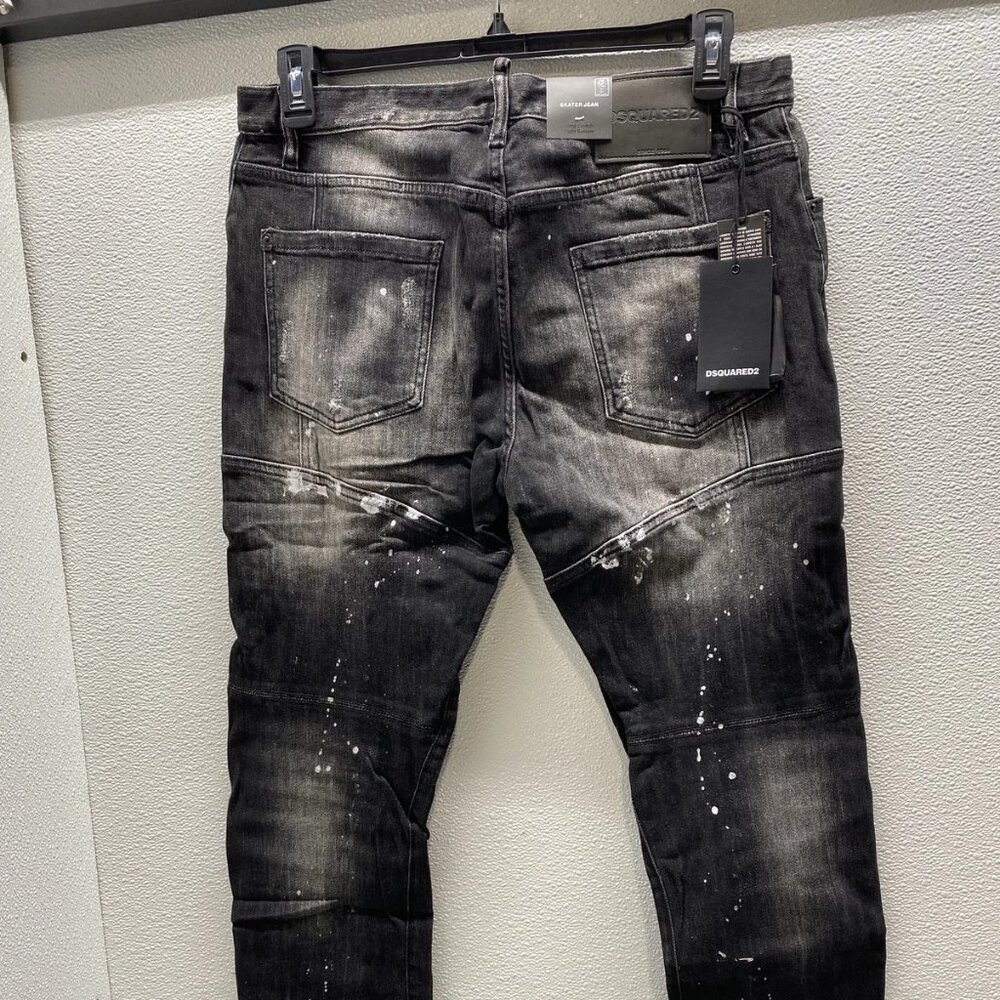 DSquared2 Men’s Sprayed Effect Distressed Skater Jeans – Black, Size 38 x 30